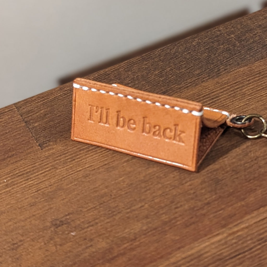 フードコート席取りレザーサニーワン