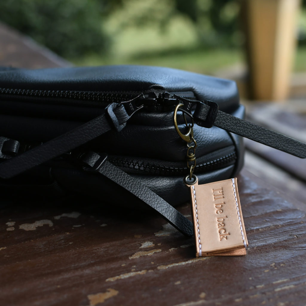 フードコート席取りレザーサニーワン