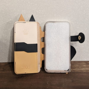 ネコ柄iPhoneケースレザーサニーワン