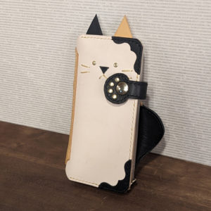 ネコ柄iPhoneケースレザーサニーワン