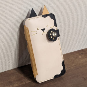 ネコ柄iPhoneケースレザーサニーワン